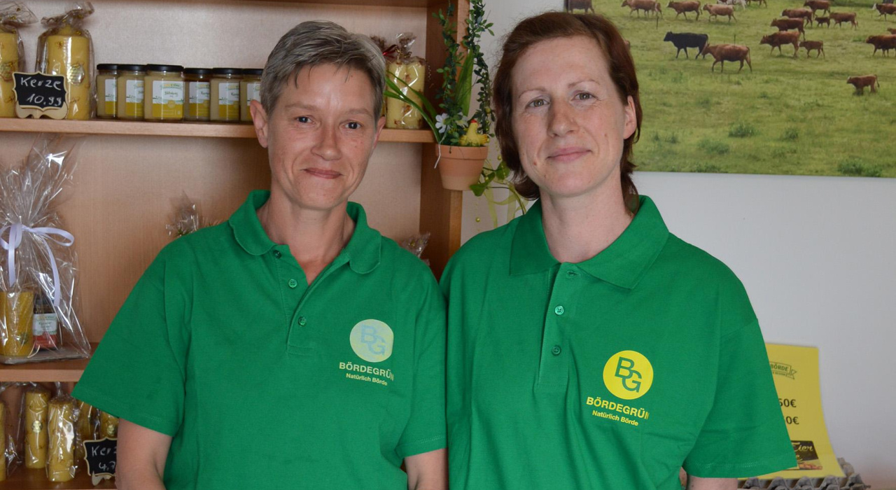 Das fleißige Team des Kleinen Hofladens in Biederitz, Frau Ranzau & Frau Lindekugel :-)